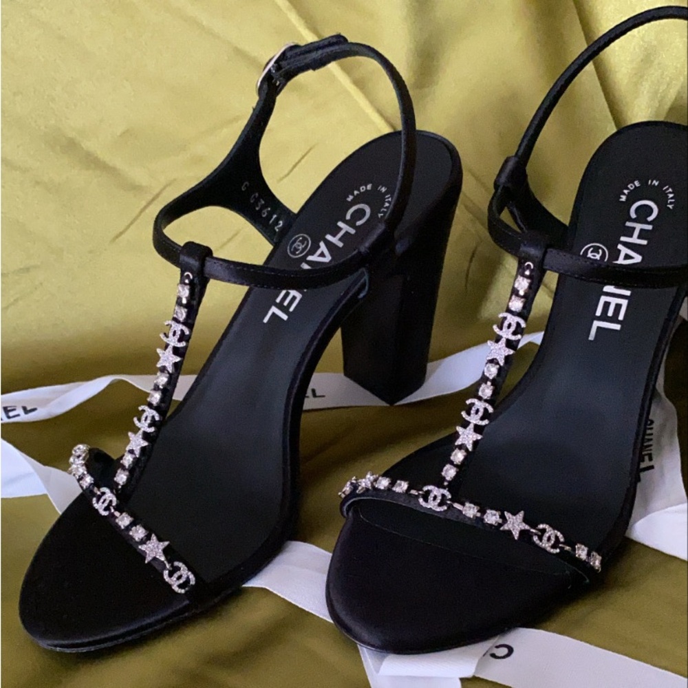 This is an authentic pair of CHANEL Satin Crystal Slingback Sandals size 36.